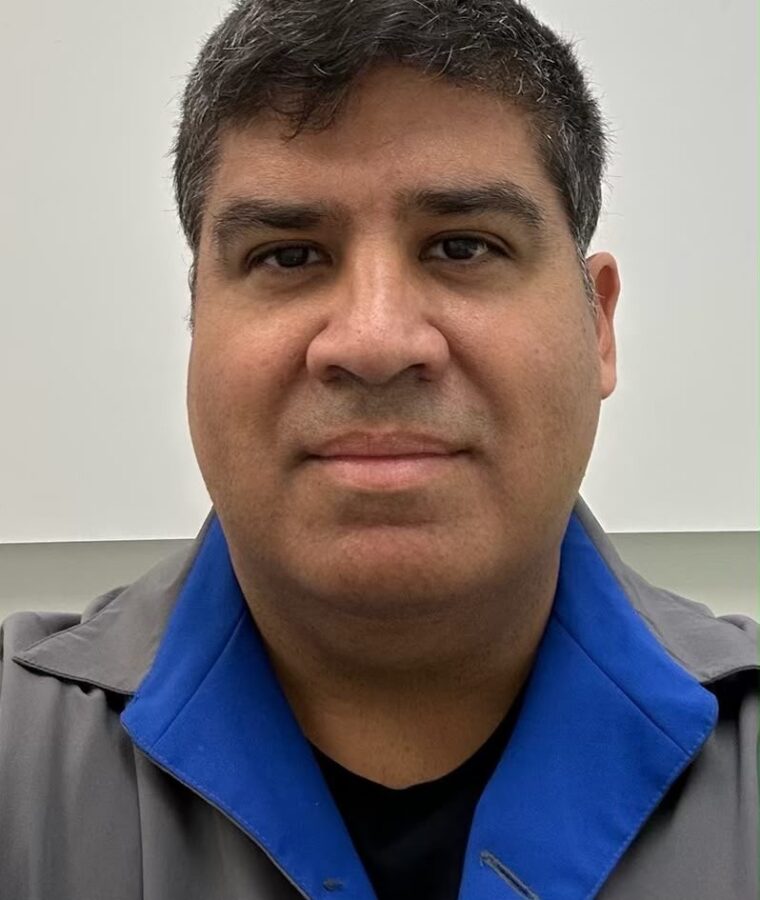 Dr. Alberto Vasquez